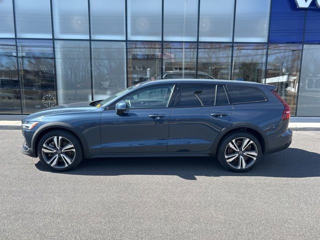 Certified 2025 Volvo V60 B5 Cross Country Plus video 2