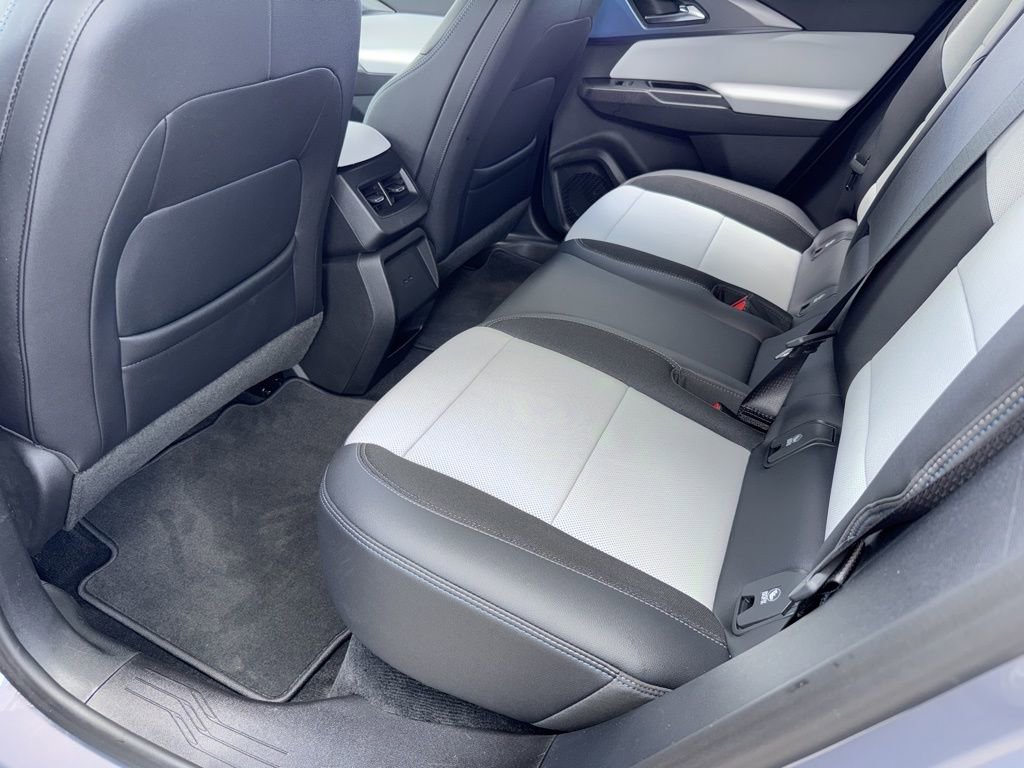 Used 2025 Chevrolet Equinox EV LT FWD image 28