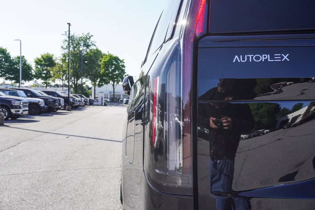 Used 2024 Cadillac Escalade V AWD/4WD image 47