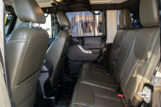 Used 2017 Jeep Wrangler Unlimited Sahara w/ Connectivity Group image 16