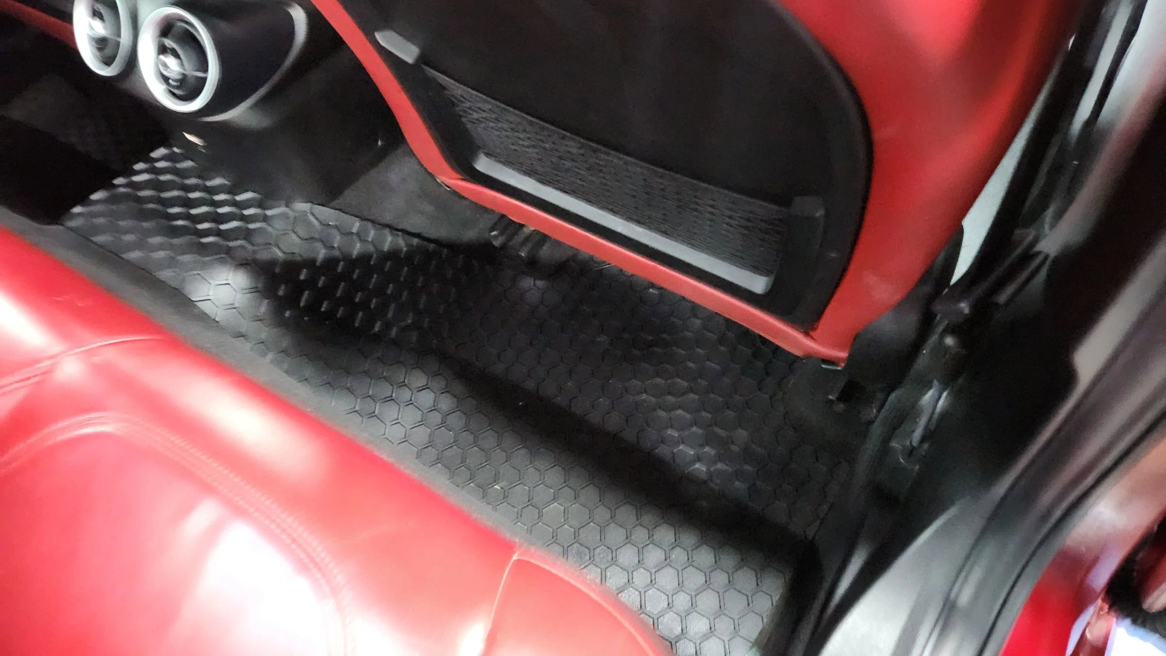 Used 2017 Alfa Romeo Giulia Ti image 18