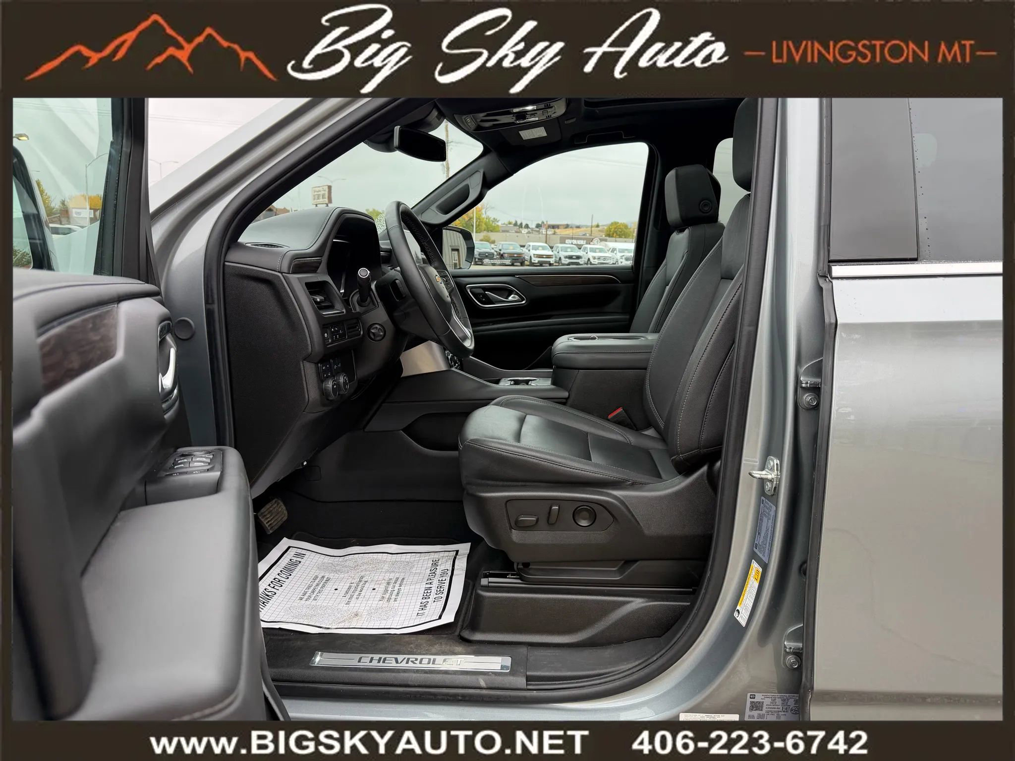 Used 2024 Chevrolet Suburban LT image 12