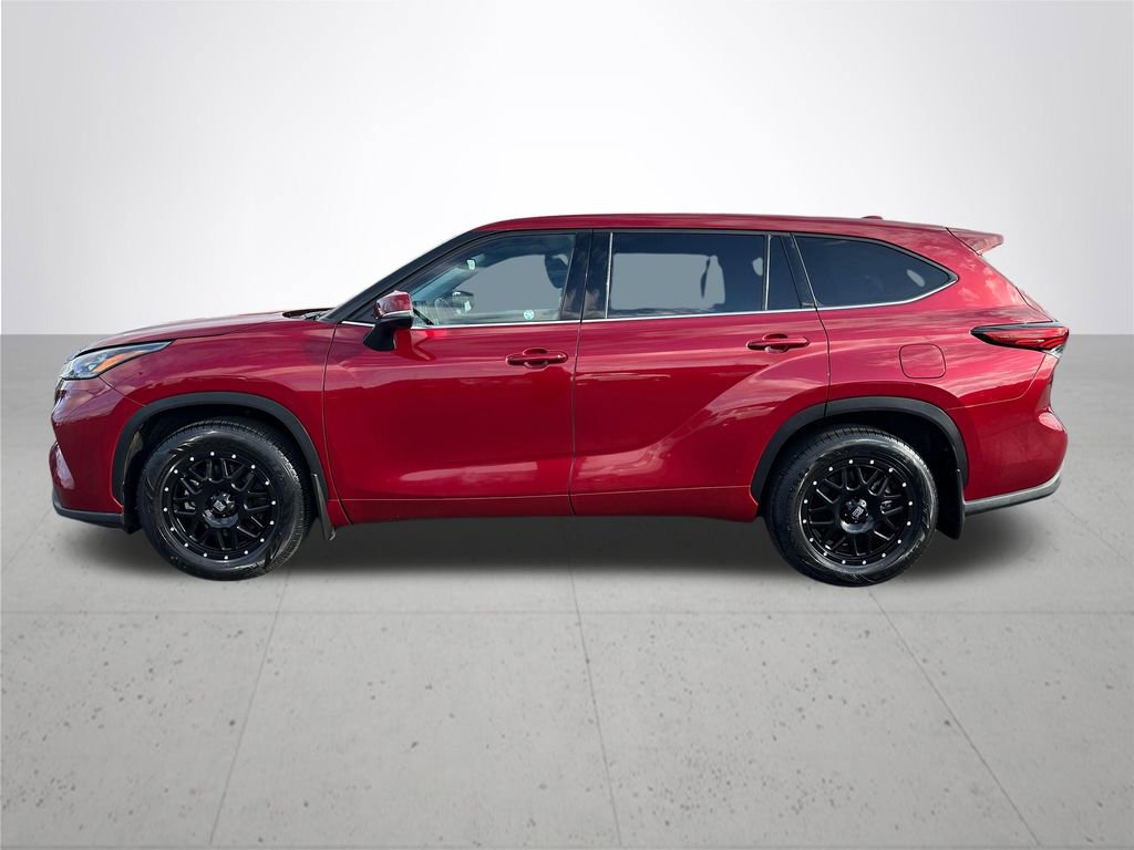 Used 2020 Toyota Highlander LE image 10