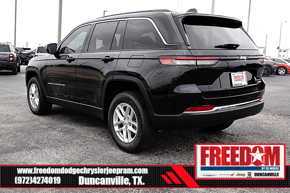 New 2026 Jeep Grand Cherokee Laredo X RWD image 3