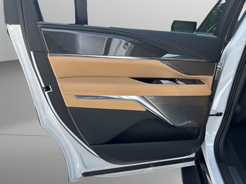 New 2025 Cadillac Escalade IQ Luxury 2 AWD/4WD image 43