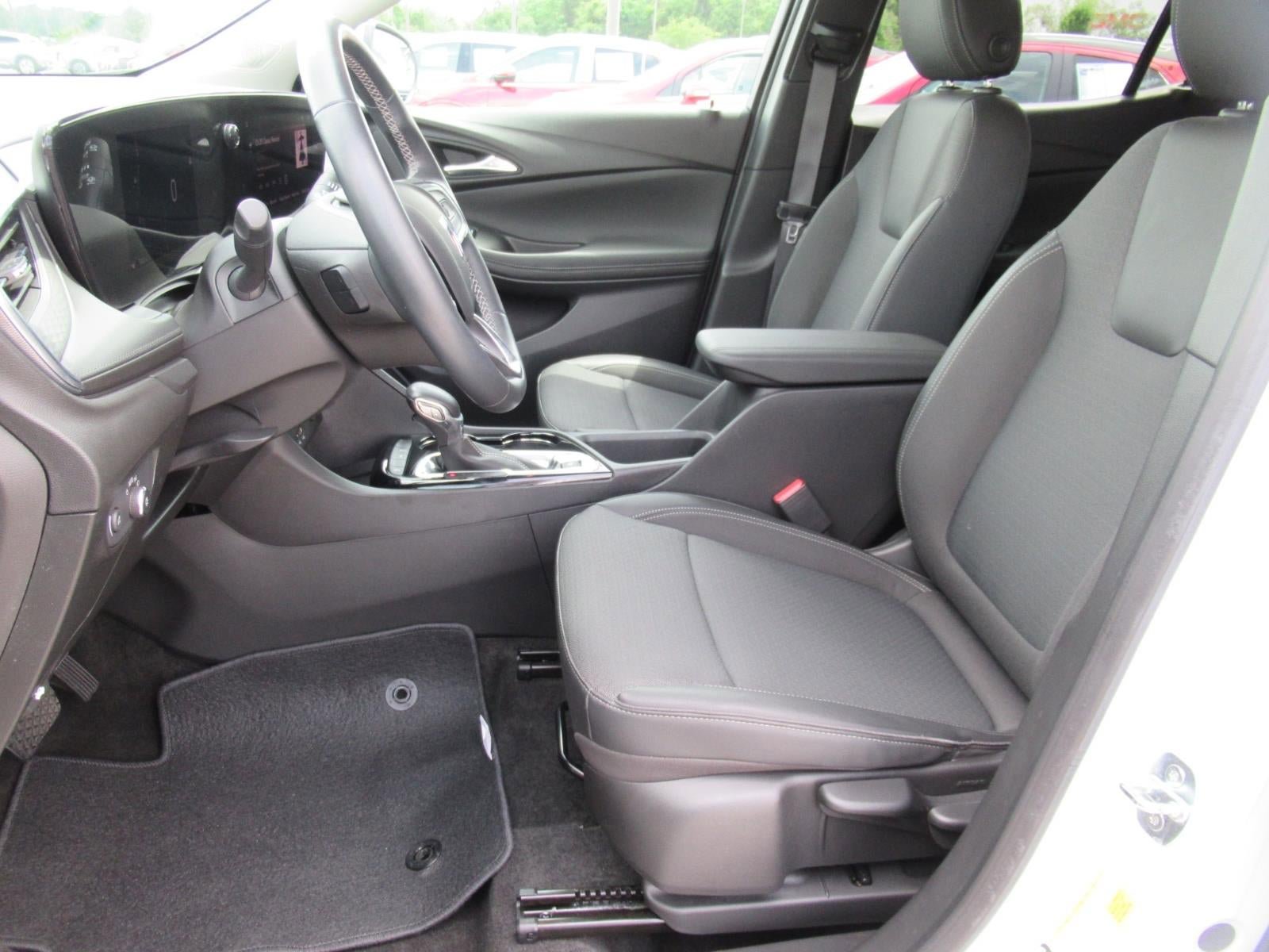 Used 2024 Buick Encore GX Preferred FWD image 18