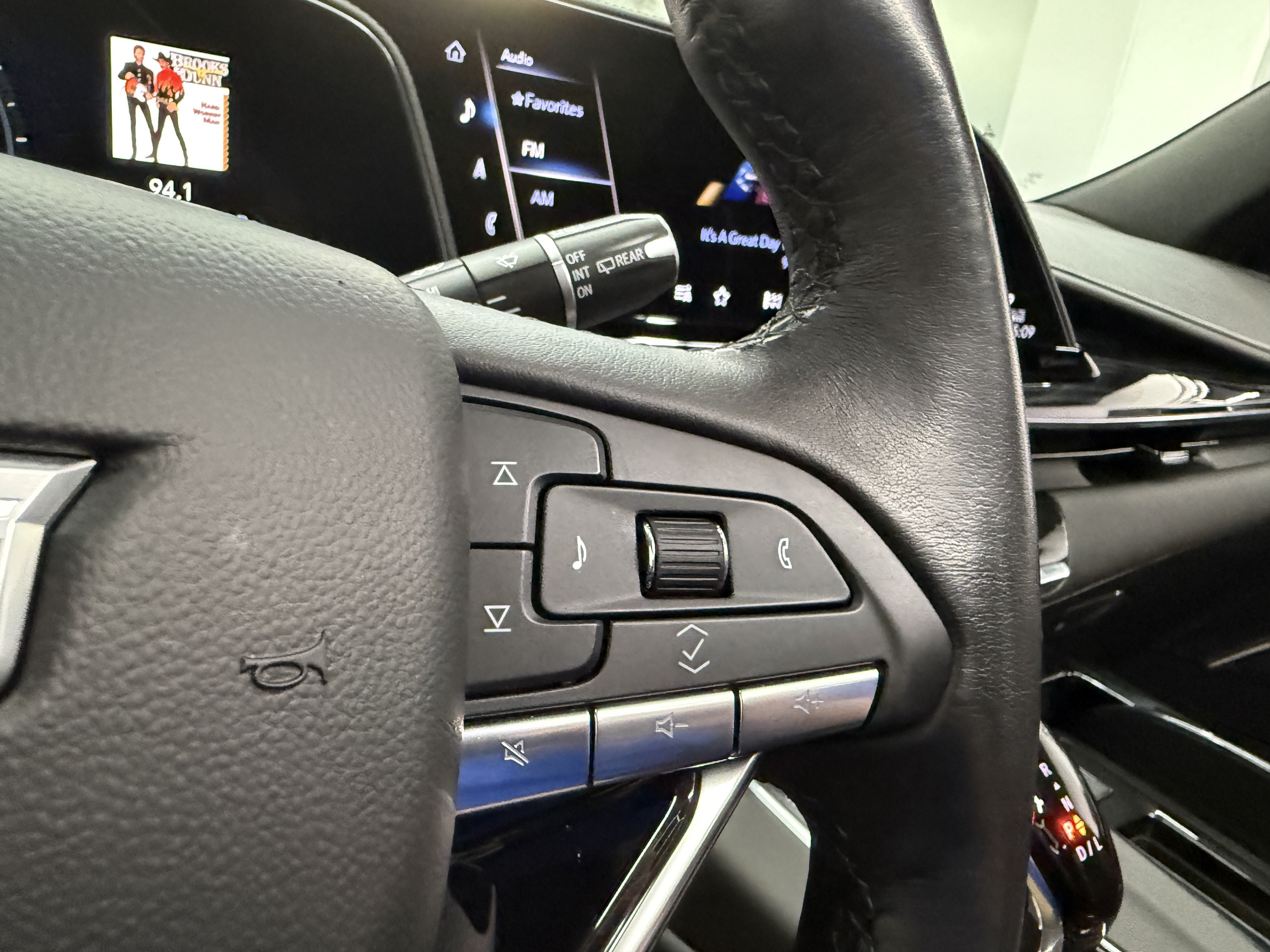Used 2023 Cadillac Escalade Sport w/ Touring Package AWD/4WD image 18