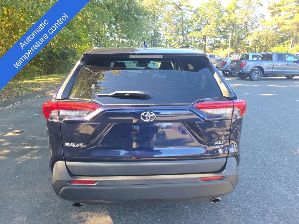 Used 2019 Toyota RAV4 XLE Premium image 9