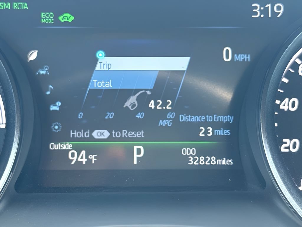 Used 2022 Toyota Camry XSE FWD image 14