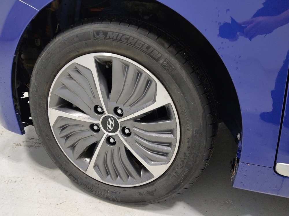 Used 2021 Hyundai Ioniq SE image 31