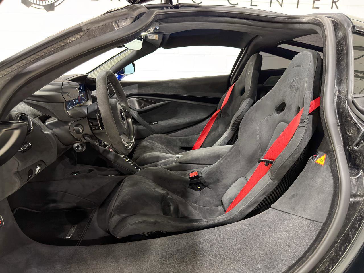 Used 2024 McLaren 750S image 8