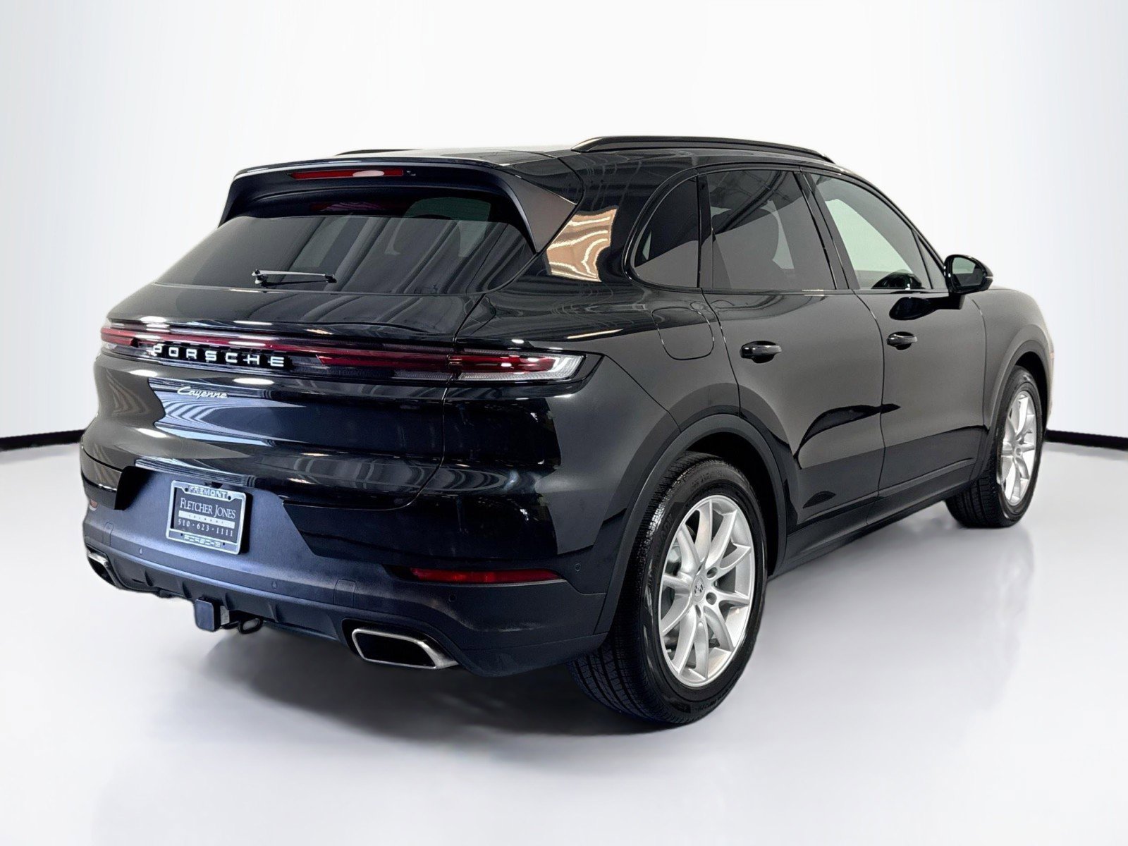 Certified 2025 Porsche Cayenne image 9