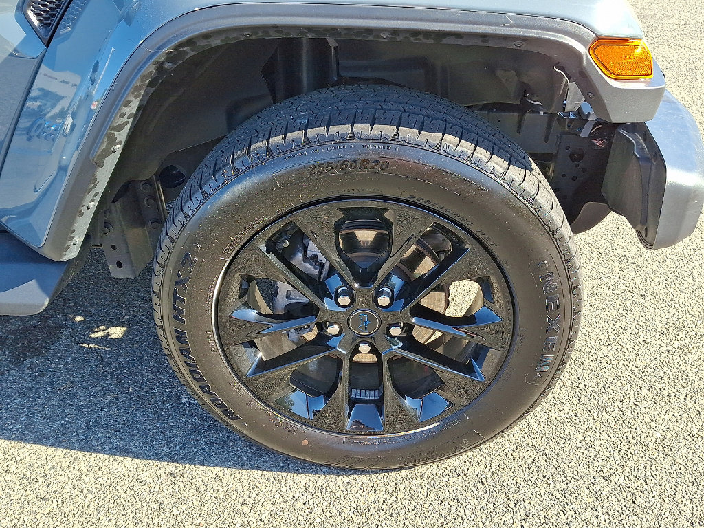 Certified 2025 Jeep Wrangler Unlimited Sahara AWD/4WD image 19