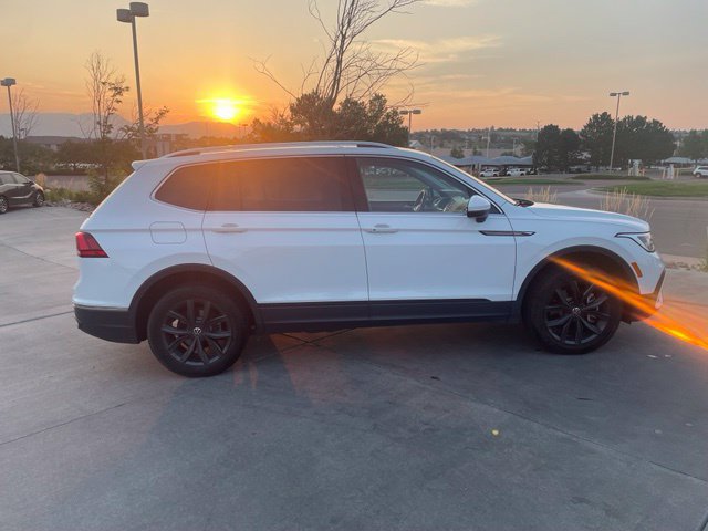 Used 2024 Volkswagen Tiguan SE AWD/4WD image 11