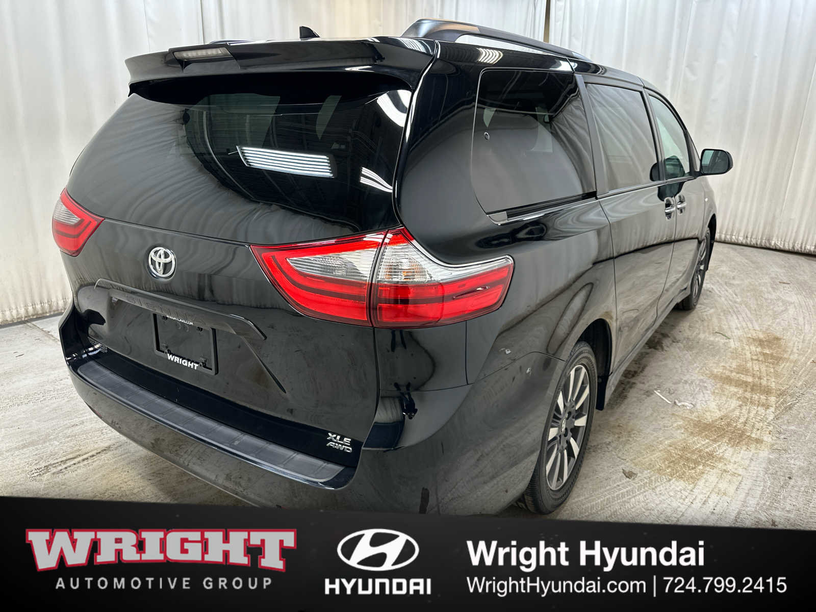 Used 2020 Toyota Sienna XLE image 6