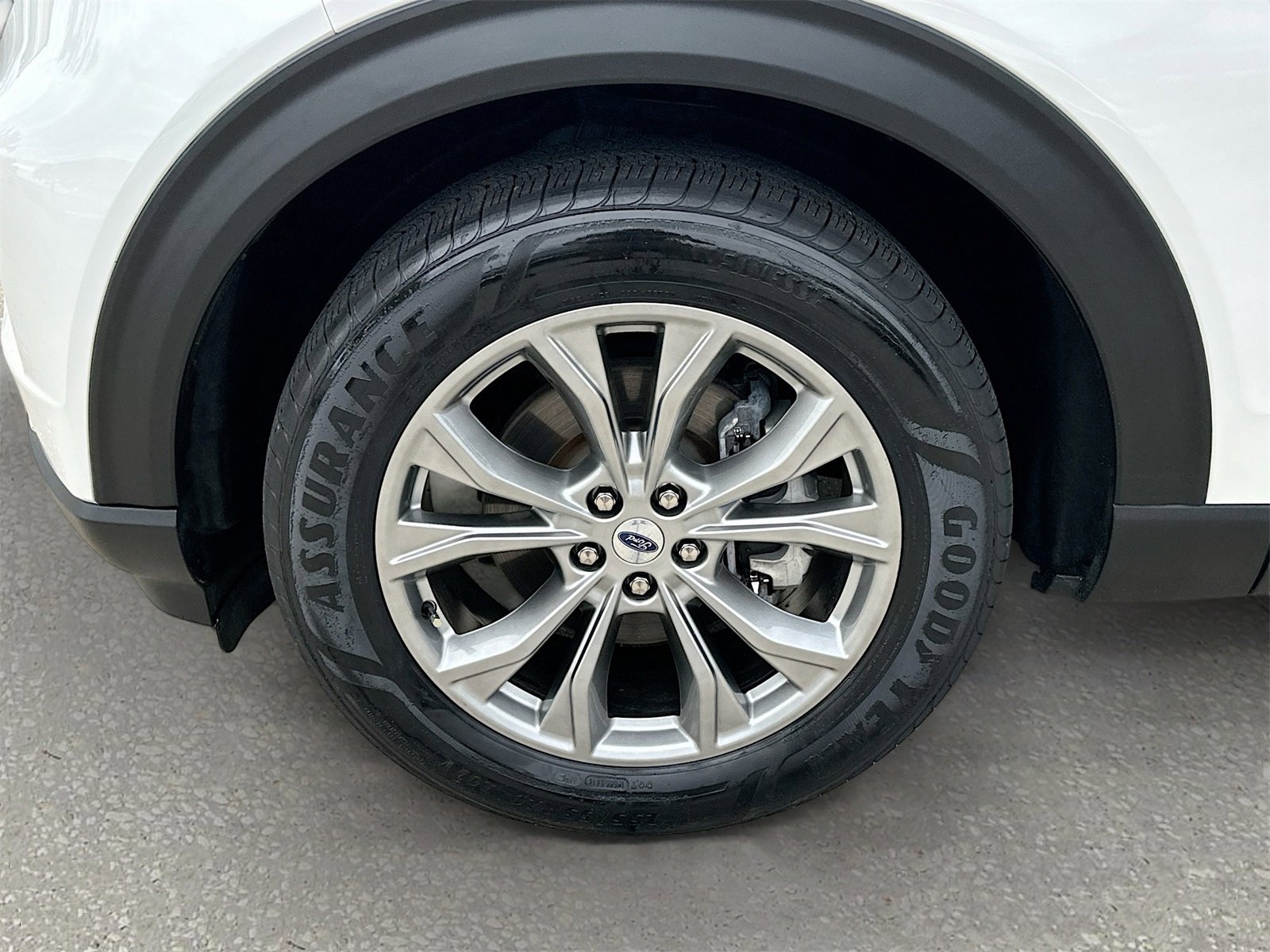 Used 2022 Ford Explorer Limited w/ Equipment Group 301A image 32