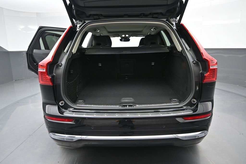 Used 2023 Volvo XC60 T8 Plus AWD/4WD image 18