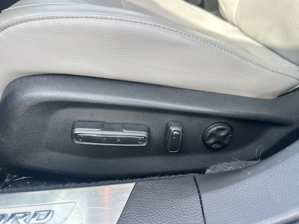 Used 2018 Honda Accord Touring image 17