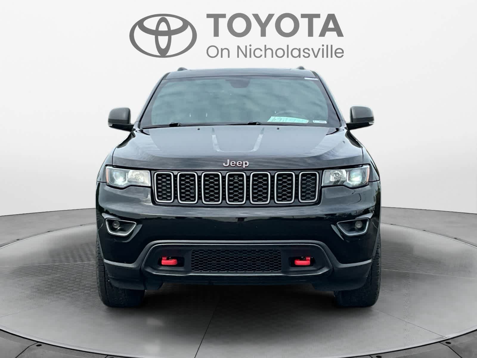 Used 2017 Jeep Grand Cherokee Trailhawk AWD/4WD image 8