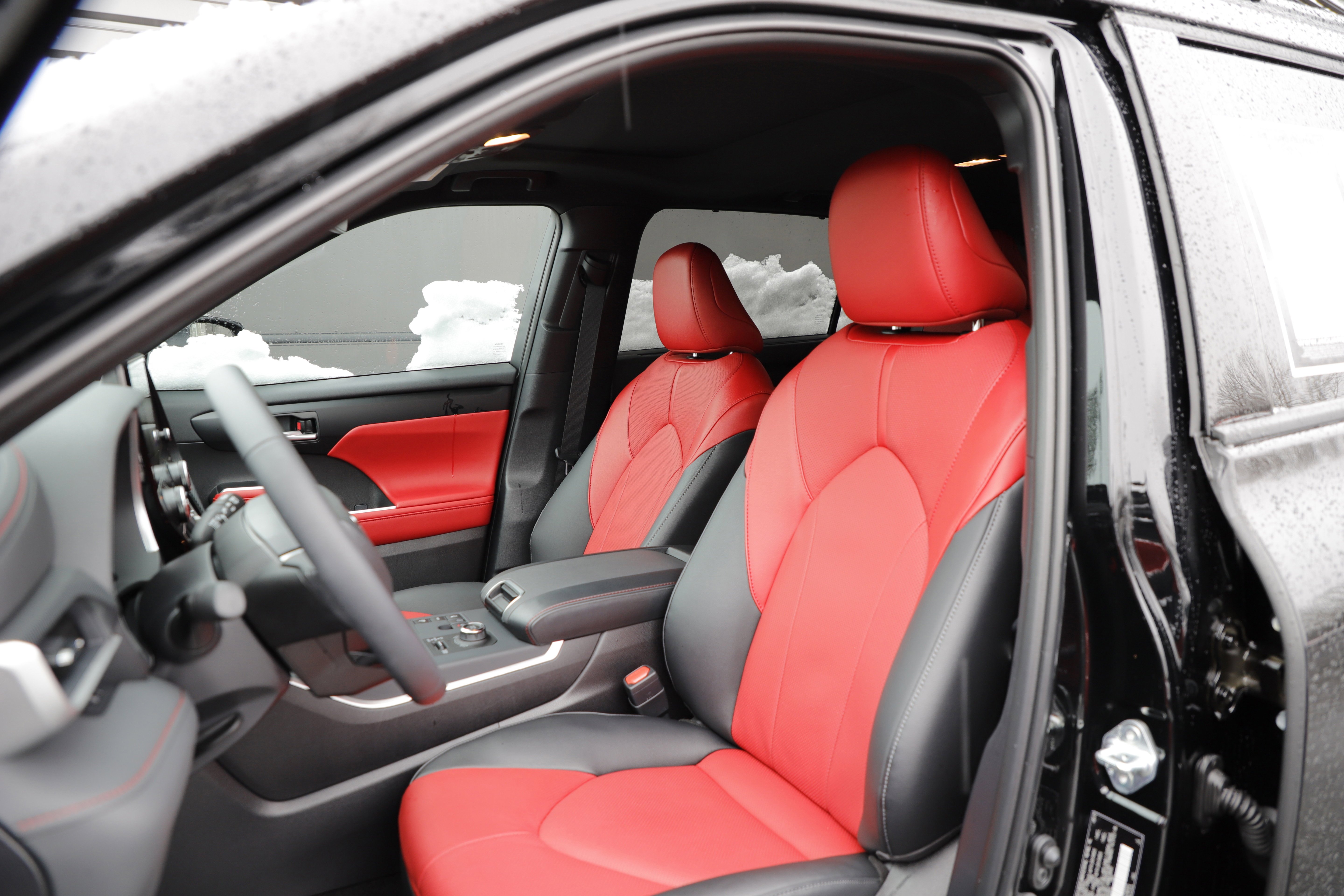 Used 2025 Toyota Highlander XSE image 16