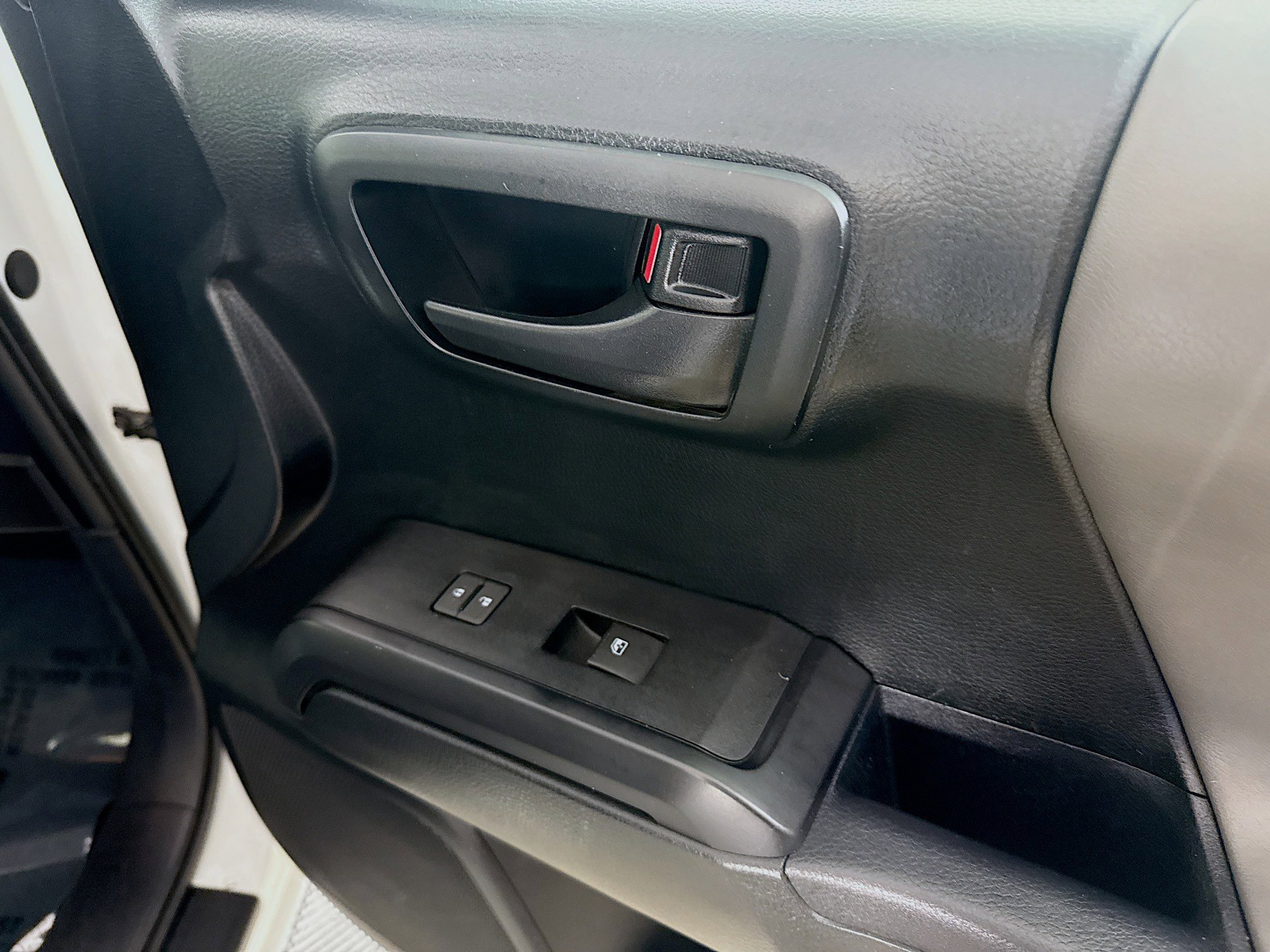 Used 2017 Toyota Tacoma SR image 26