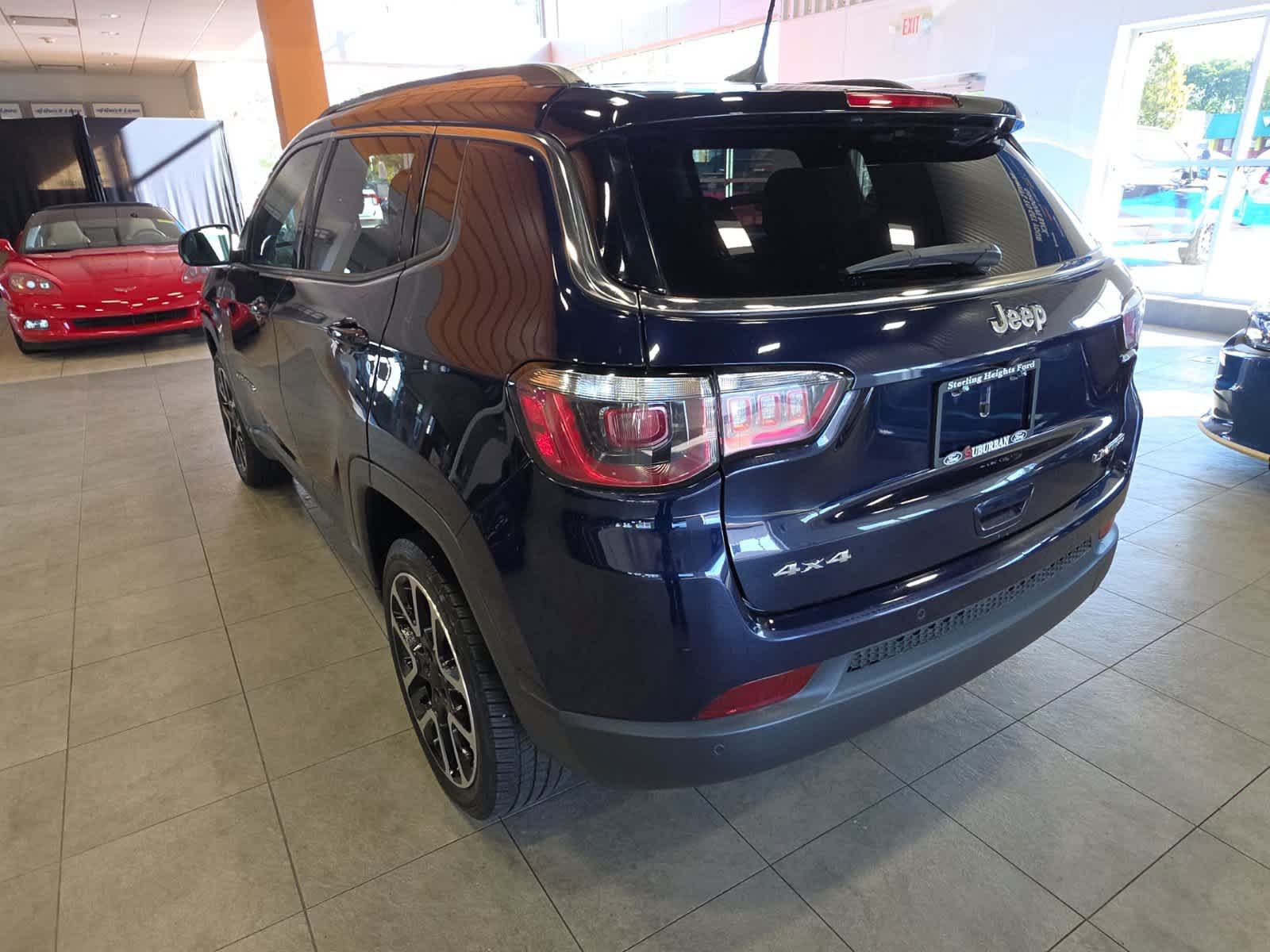 Used 2018 Jeep Compass Limited w/ Safe & Security Group AWD/4WD image 10