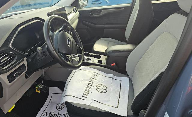 Used 2024 Ford Escape Active w/ Tech Pack #1 AWD/4WD image 3