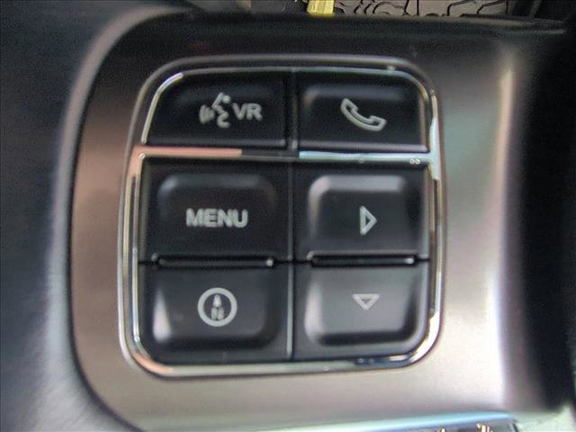 Used 2018 Jeep Wrangler Unlimited Sahara image 11