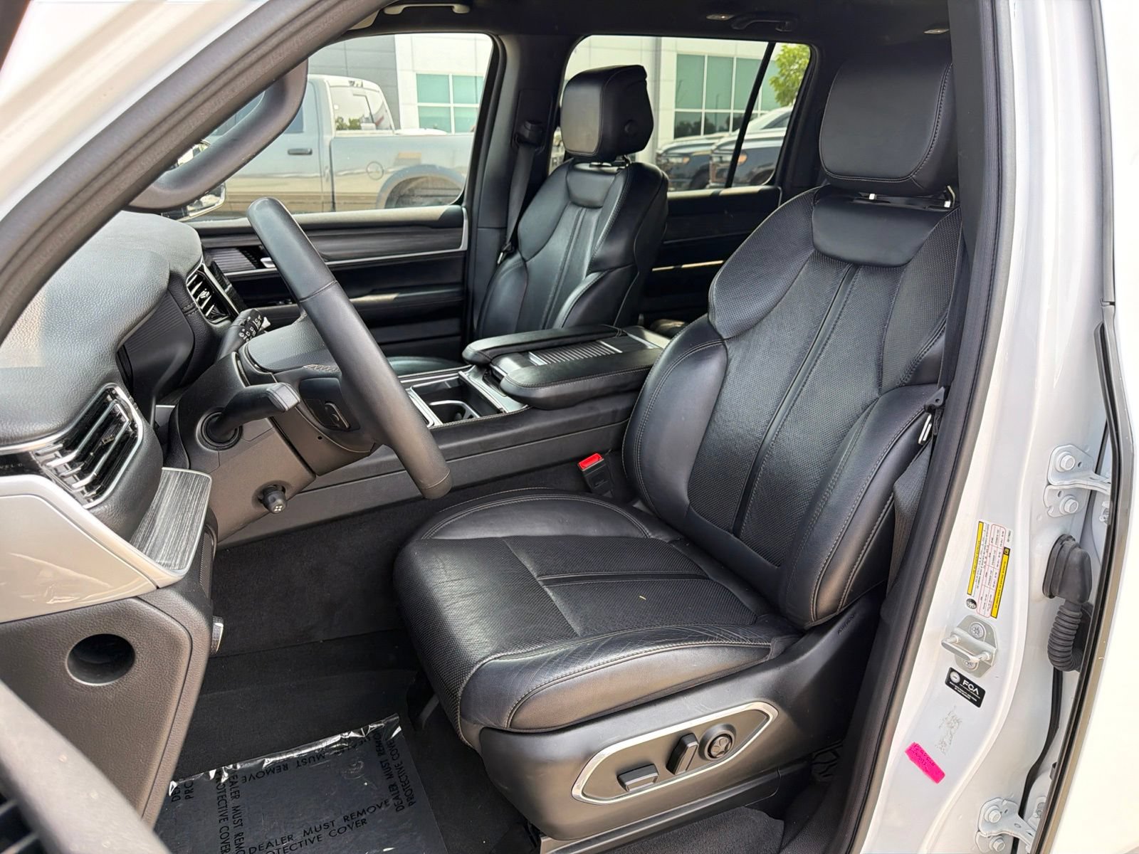 Used 2024 Jeep Wagoneer Series II w/ Flexible Seating Group RWD image 14