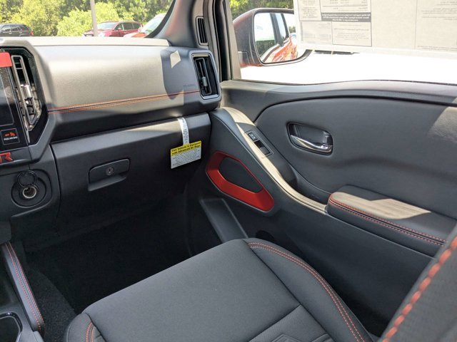 New 2025 Nissan Frontier PRO-4X w/ Black Accent Package image 18
