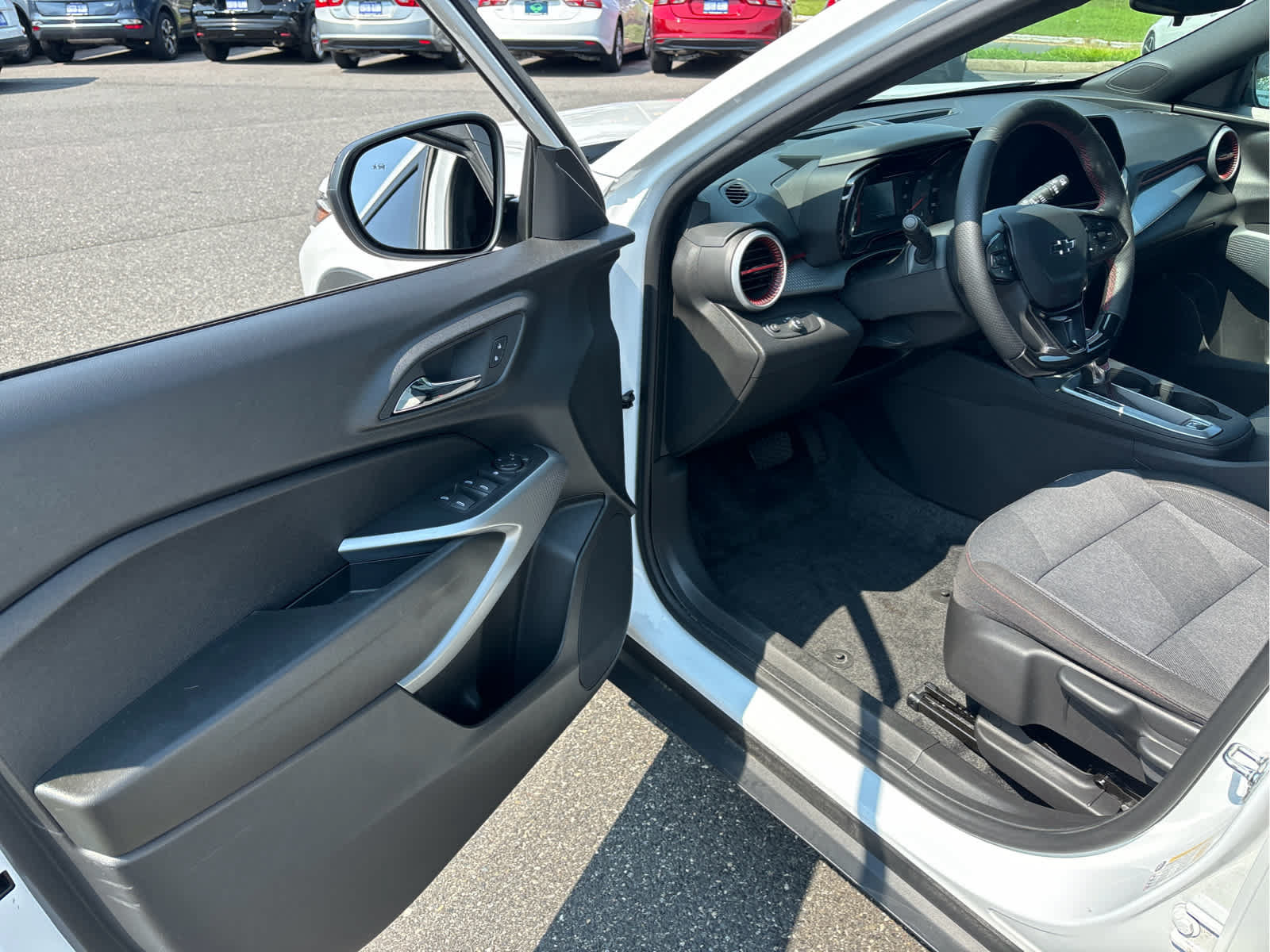 Certified 2024 Chevrolet Trax RS w/ Driver Confidence Package FWD image 8
