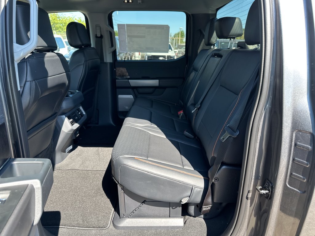 New 2026 Ford F250 Lariat w/ FX4 Off-Road Package AWD/4WD image 17