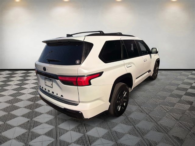 Used 2024 Toyota Sequoia Platinum AWD/4WD image 6