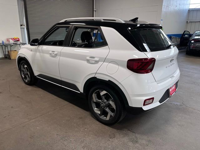 Used 2022 Hyundai Venue Limited FWD image 5