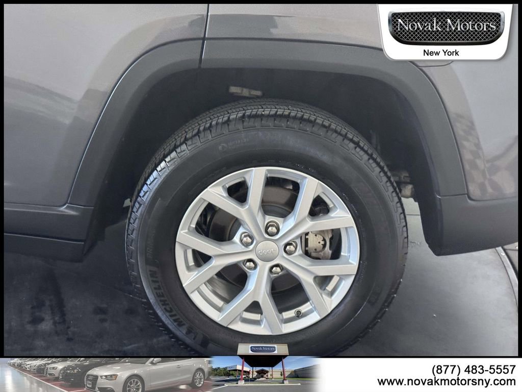 Used 2023 Jeep Grand Cherokee Limited AWD/4WD image 8