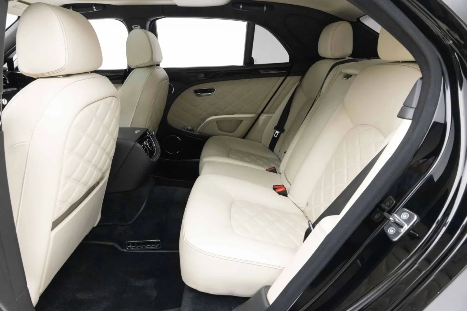 Used 2014 Bentley Mulsanne RWD image 34