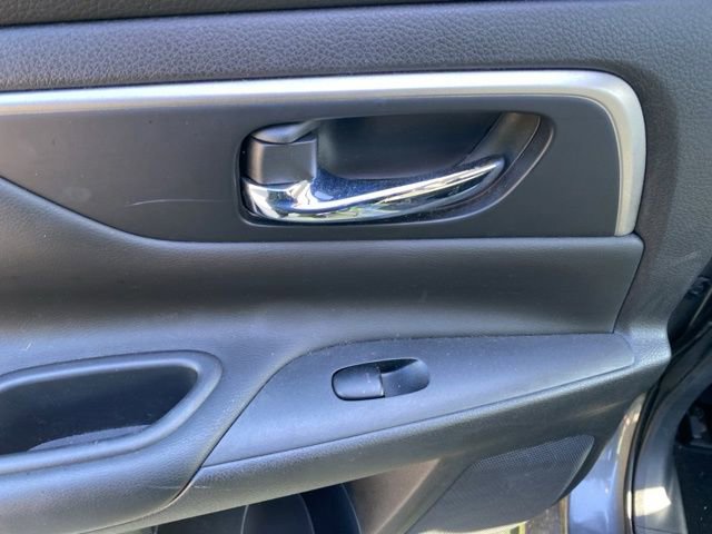 Used 2015 Nissan Altima 2.5 S w/ Power Driver Seat Package FWD image 12