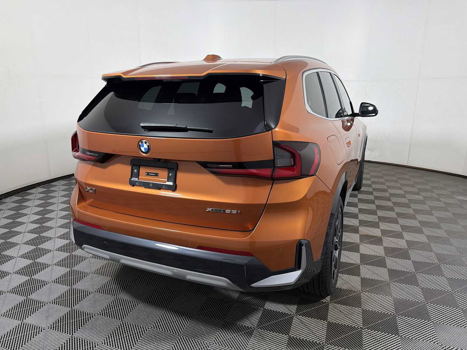 Used 2023 BMW X1 xDrive28i w/ Convenience Package AWD/4WD image 6