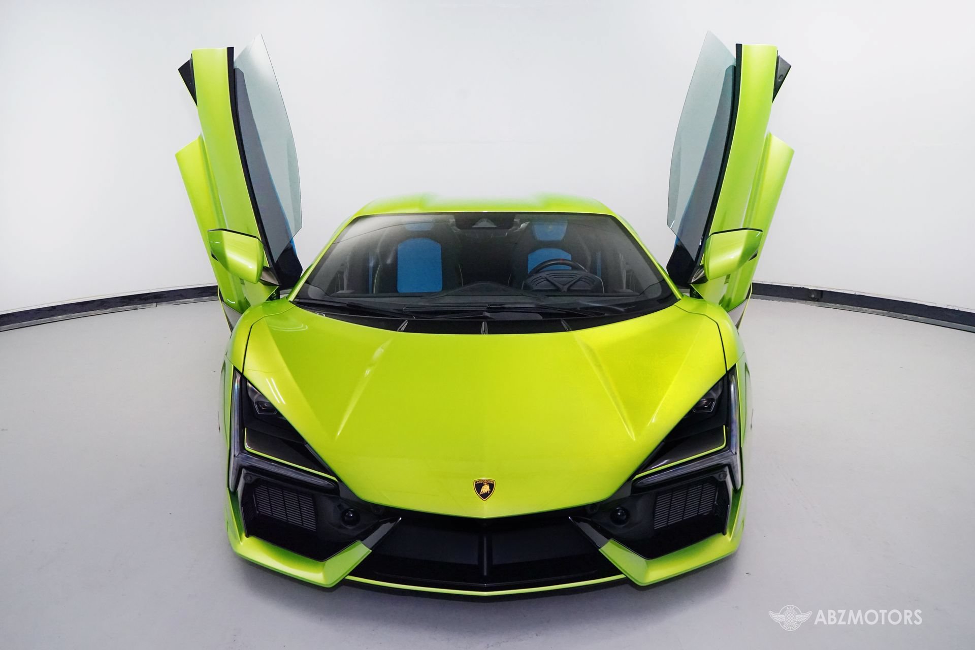 Used 2024 Lamborghini Revuelto AWD/4WD image 3