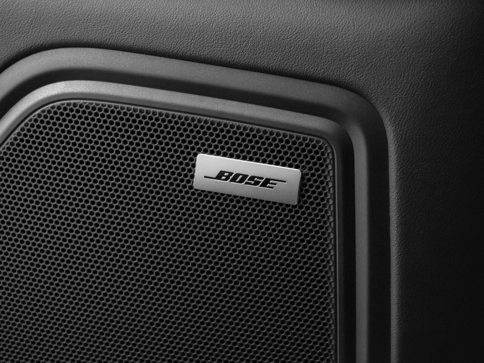 Certified 2025 Porsche Macan image 42