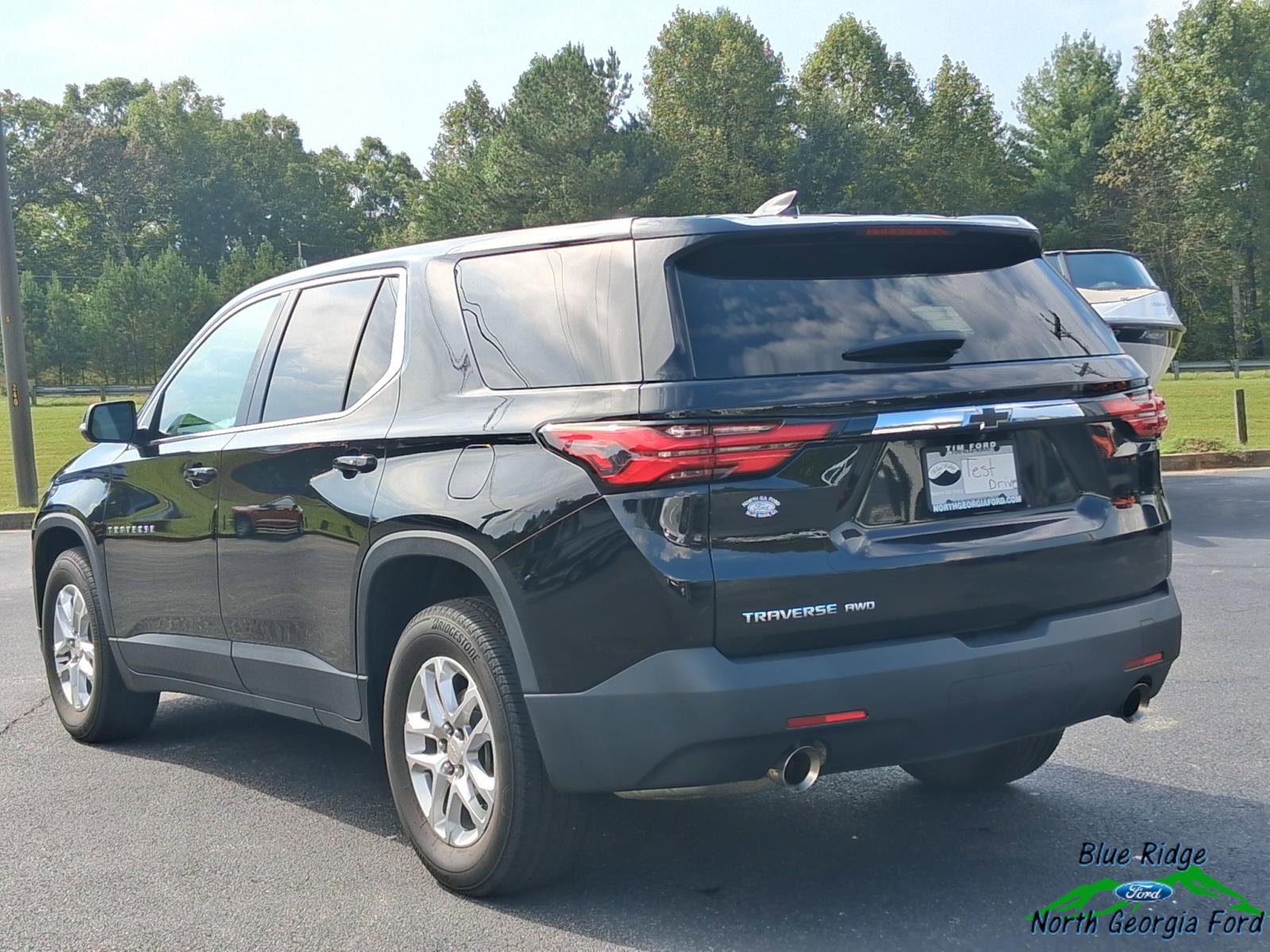 Used 2023 Chevrolet Traverse LS w/ Safety Package image 3
