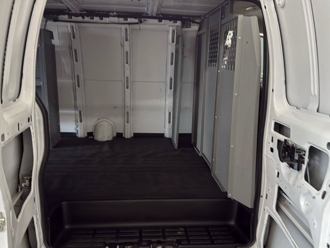Used 2021 Chevrolet Express 2500 Extended w/ Driver Convenience Package RWD image 33