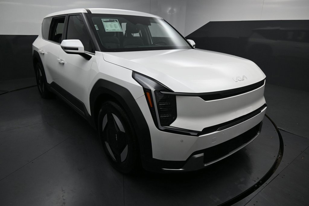 Used 2024 Kia EV9 Light Long Range image 13