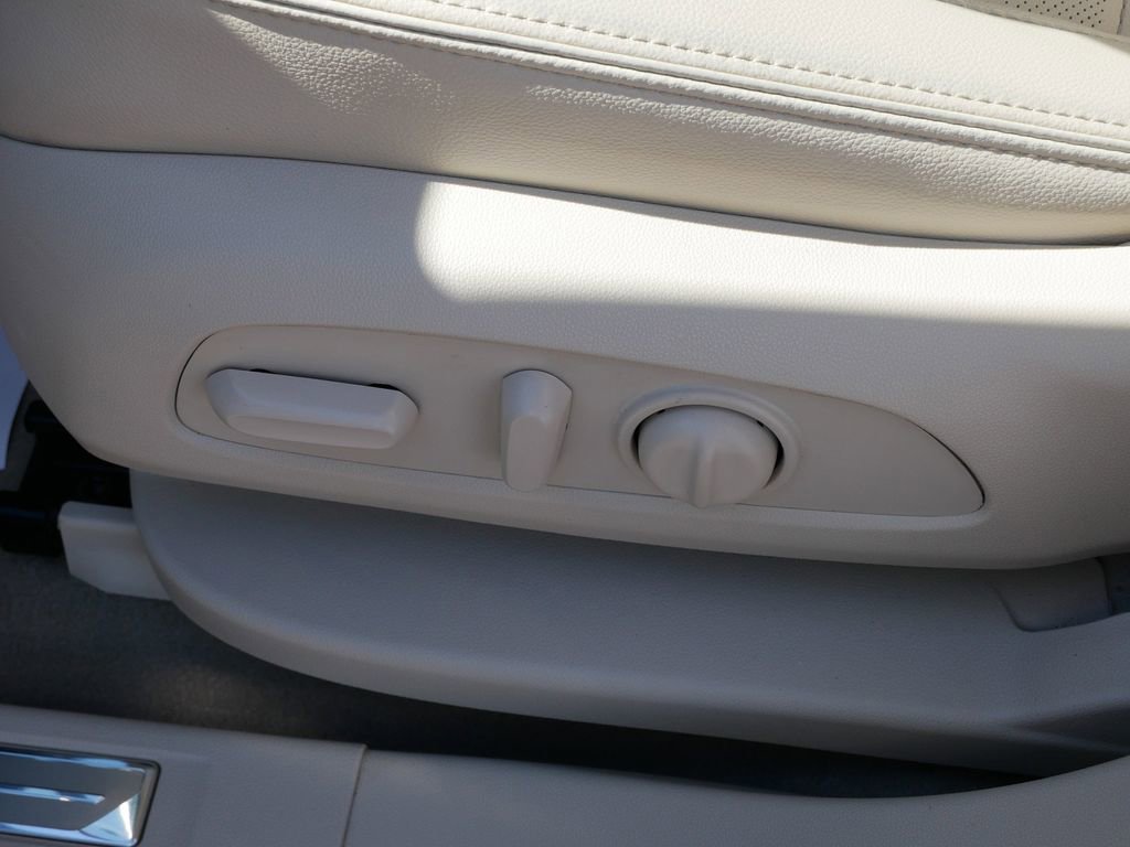 Used 2023 GMC Acadia Denali w/ Denali Ultimate Package image 17