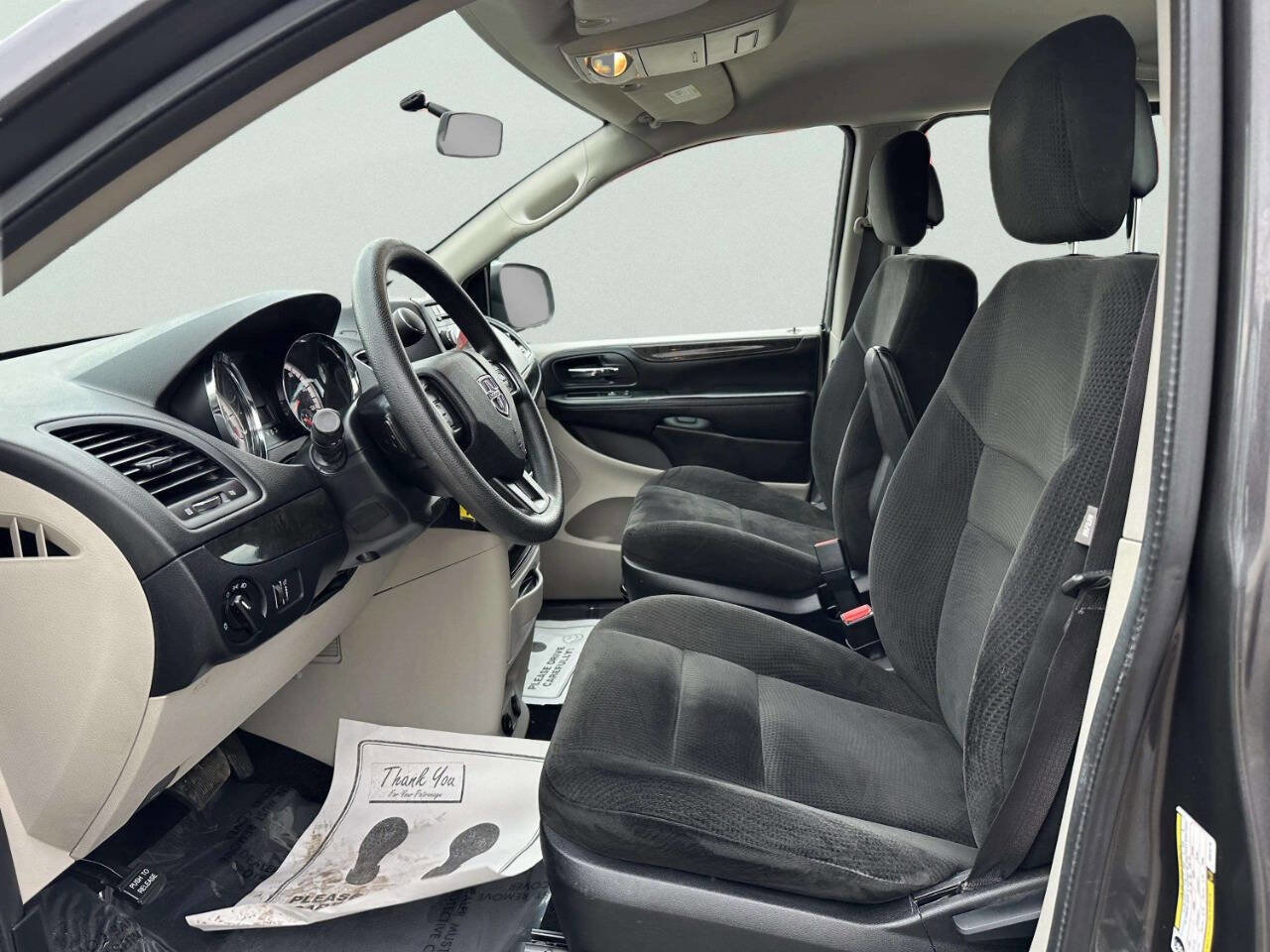 Used 2016 Dodge Grand Caravan American Value Package FWD image 9
