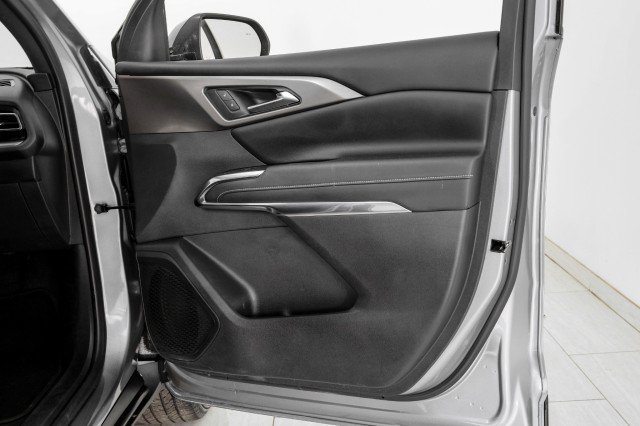 Used 2025 Chevrolet Traverse LT w/ LPO, Floor Liner Package FWD image 44