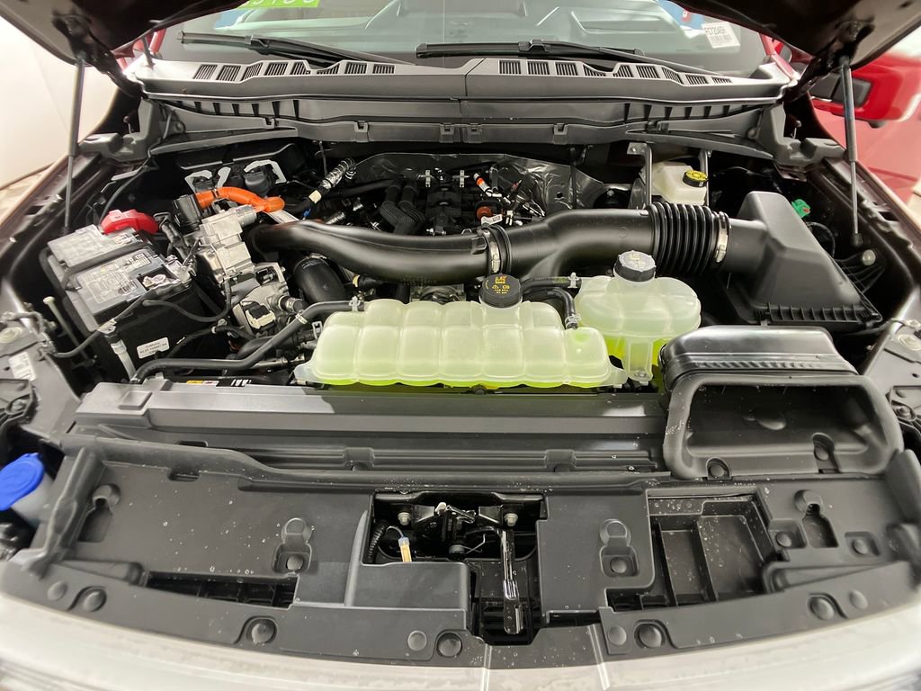 New 2025 Ford F150 Platinum w/ Equipment Group 703A Plus image 32