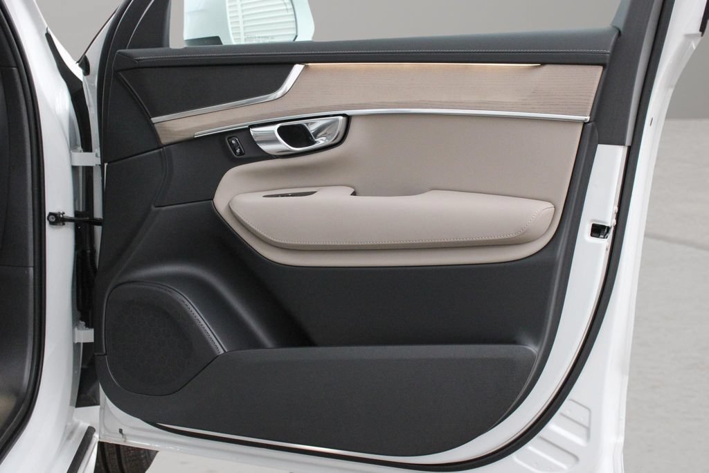 New 2026 Volvo XC90 B5 Core AWD/4WD image 23