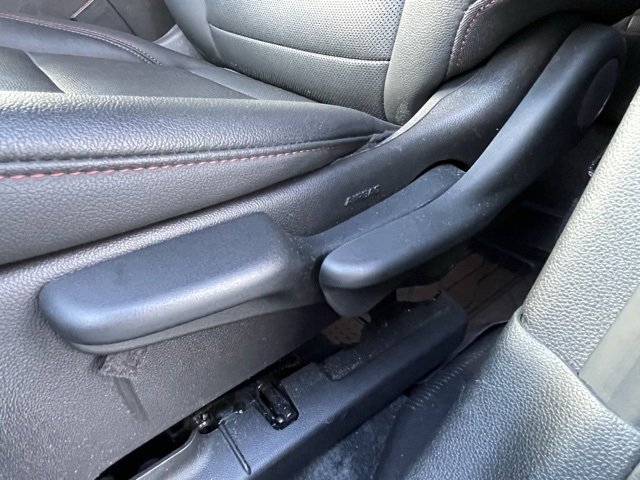 Certified 2025 Chevrolet Trax RS w/ Sunroof Package image 27