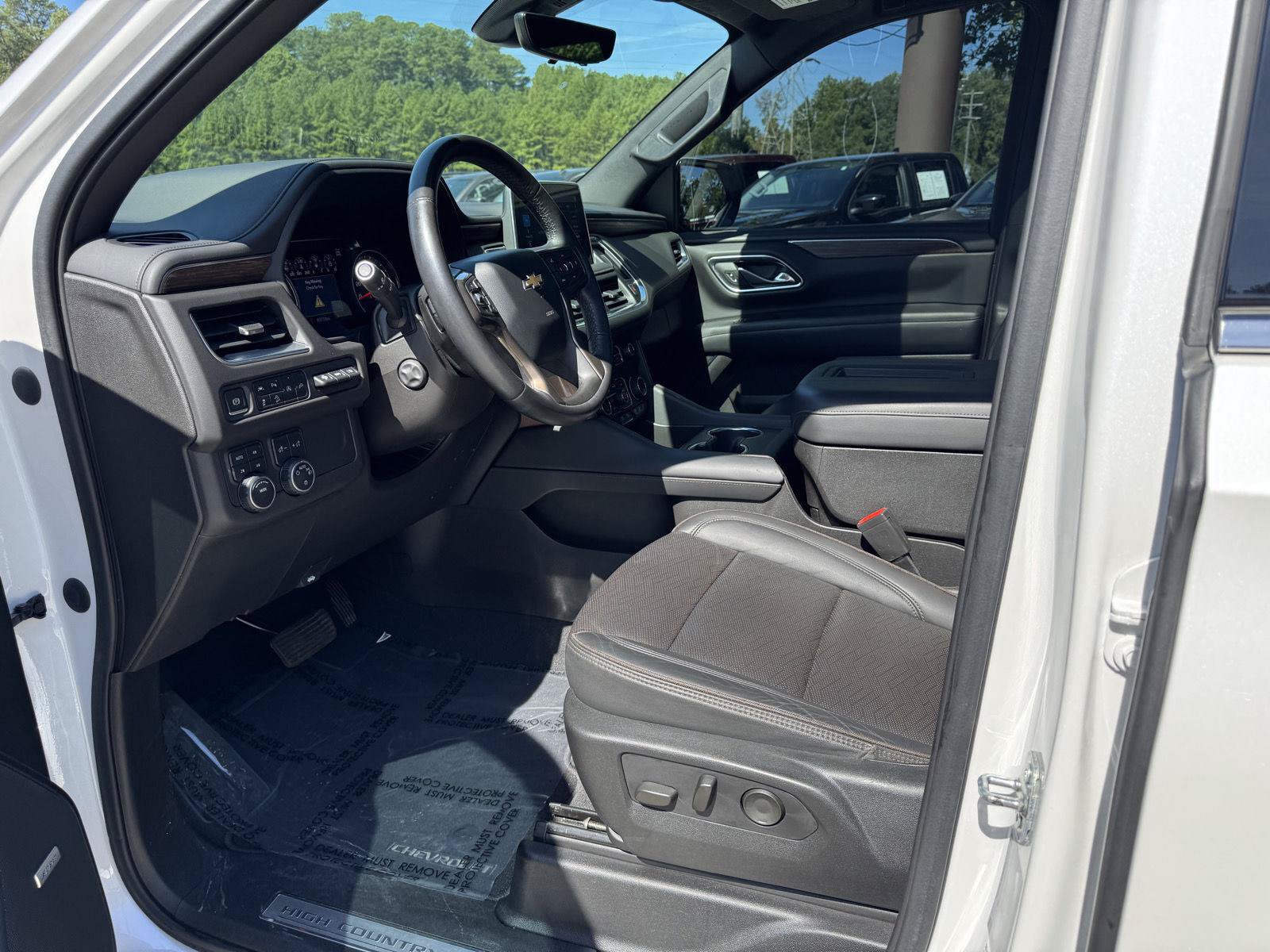 Used 2021 Chevrolet Tahoe High Country AWD/4WD image 2